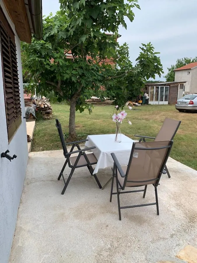 App Petrovija Apartamento Umag